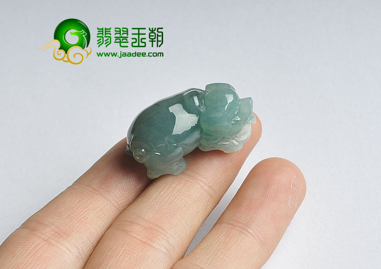 糯冰种晴水缅甸翡翠A货小猪挂件