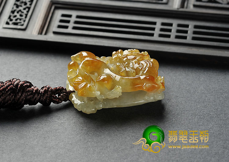 糯冰种黄翡缅甸翡翠A货飞龙挂件