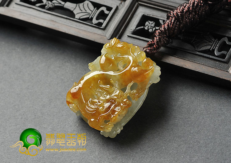 糯冰种黄翡缅甸翡翠A货飞龙挂件