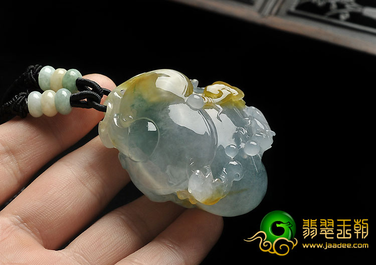 冰种黄翡飘花缅甸翡翠A货欢天喜地挂件