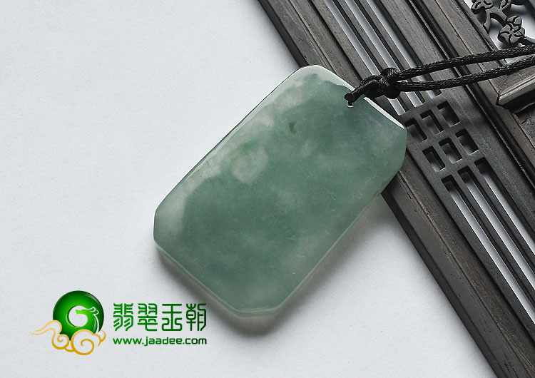 冰种晴水缅甸翡翠A货龙牌挂件