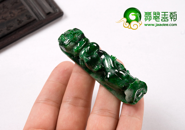 细糯种癣加绿缅甸翡翠A货龙钩挂件
