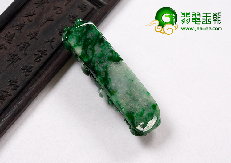 细糯种癣加绿缅甸翡翠A货龙钩挂件