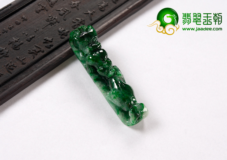 细糯种癣加绿缅甸翡翠A货龙钩挂件