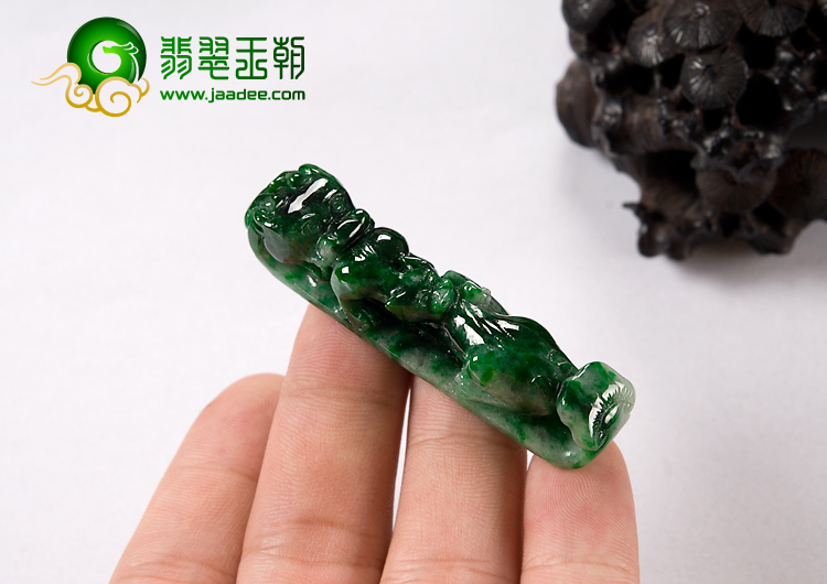 细糯种癣加绿缅甸翡翠A货龙钩挂件