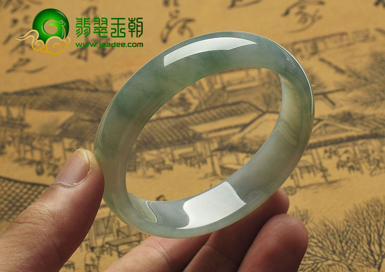 糯冰种略飘花缅甸翡翠A货贵妃镯（54.4-49.3mm）
