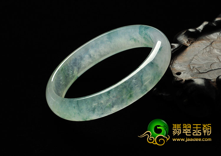 冰种飘花缅甸翡翠A货贵妃镯（55.2-49.5mm）