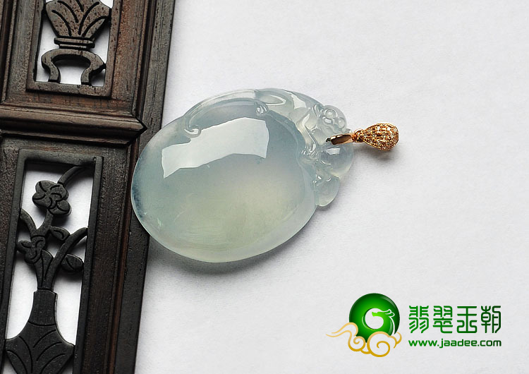 冰种晴水缅甸翡翠A货镶金扣灵猴献寿挂件