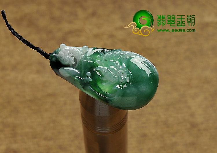 糯冰种飘花缅甸翡翠A货鱼龙变挂件