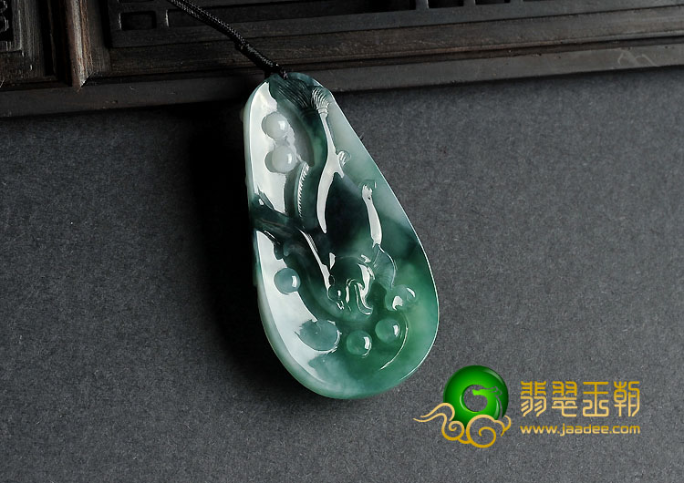 糯冰种飘花缅甸翡翠A货鱼龙变挂件