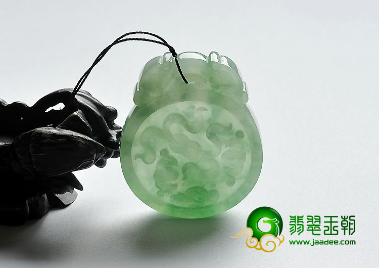 糯冰种晴水缅甸翡翠A货仿古龙牌挂件