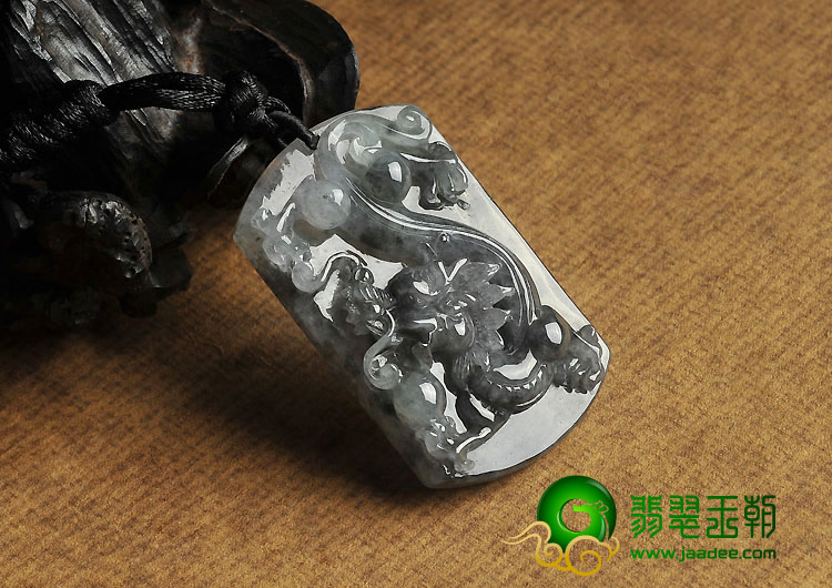 冰（乌鸡种）水墨色缅甸翡翠A货龙腾四海挂件