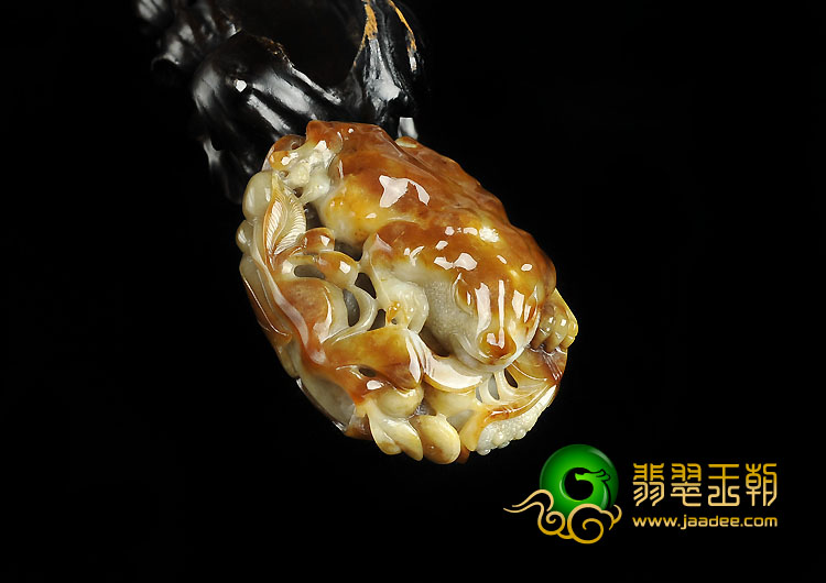 细糯种褐黄翡缅甸翡翠A货金蟾送宝挂件