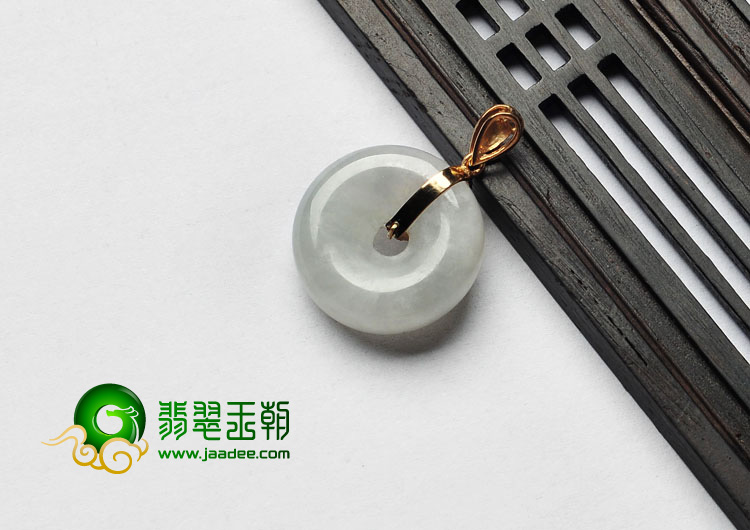 糯冰种淡晴水缅甸翡翠镶银平安扣（水钻）