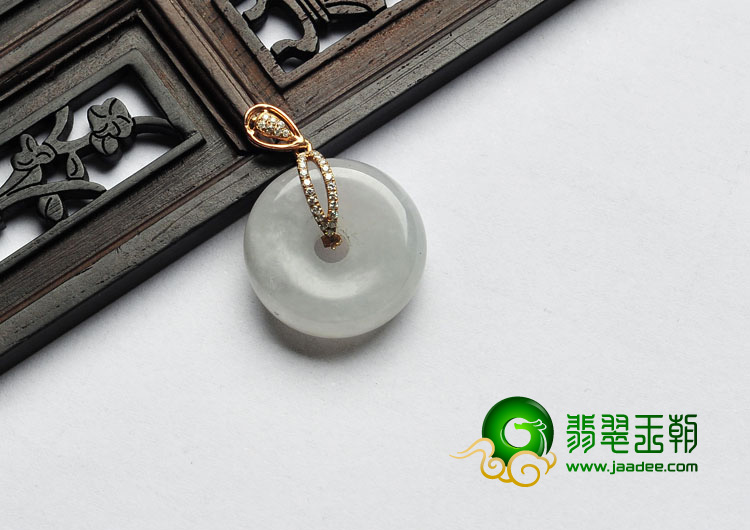 糯冰种淡晴水缅甸翡翠镶银平安扣（水钻）