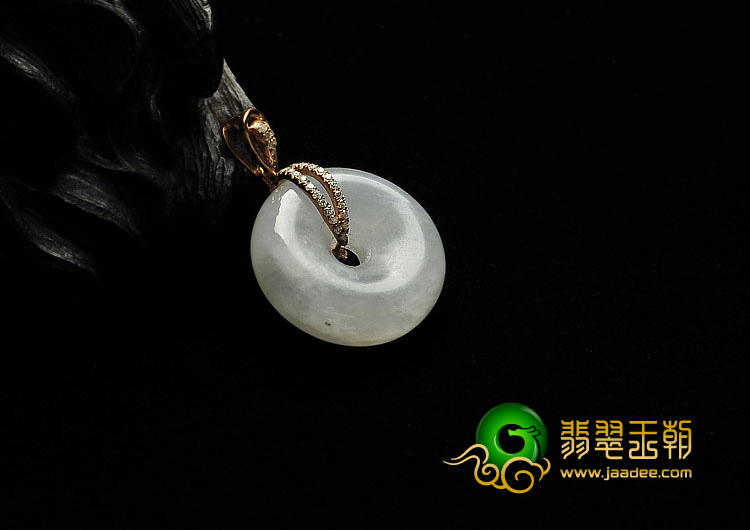 糯冰种淡晴水缅甸翡翠镶银平安扣（水钻）