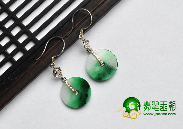糯冰种飘翠缅甸翡翠A货镶银耳环（水钻）