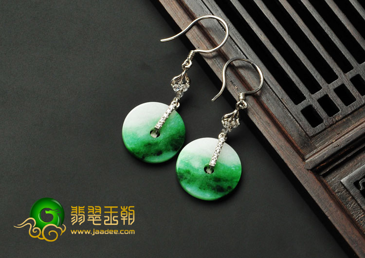 糯冰种飘翠缅甸翡翠A货镶银耳环（水钻）