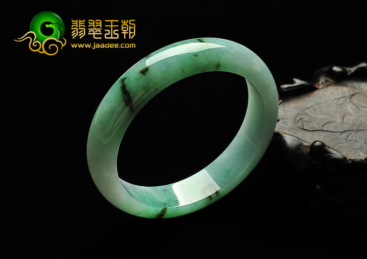 糯冰种淡翠色缅甸翡翠A货手镯（56mm）