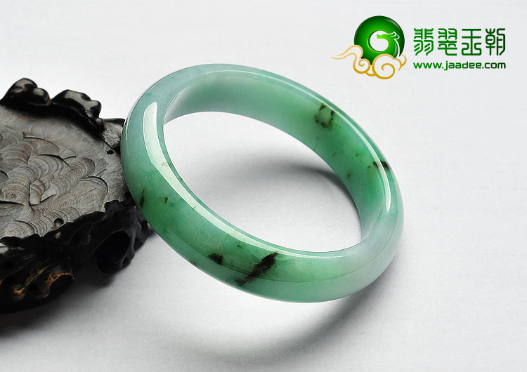 糯冰种淡翠色缅甸翡翠A货手镯（56mm）
