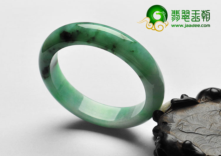 糯冰种淡翠色缅甸翡翠A货手镯（54.1mm）