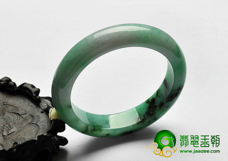 糯冰种淡翠色缅甸翡翠A货手镯（54.1mm）