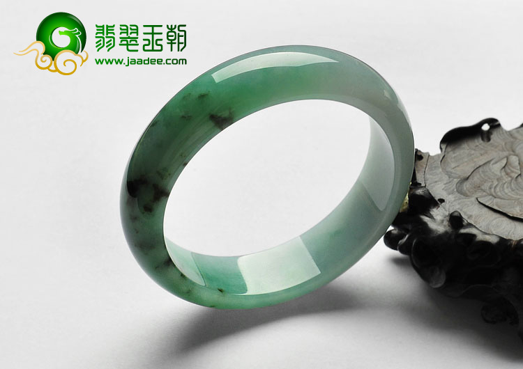 糯冰种淡翠色缅甸翡翠A货手镯（54.1mm）