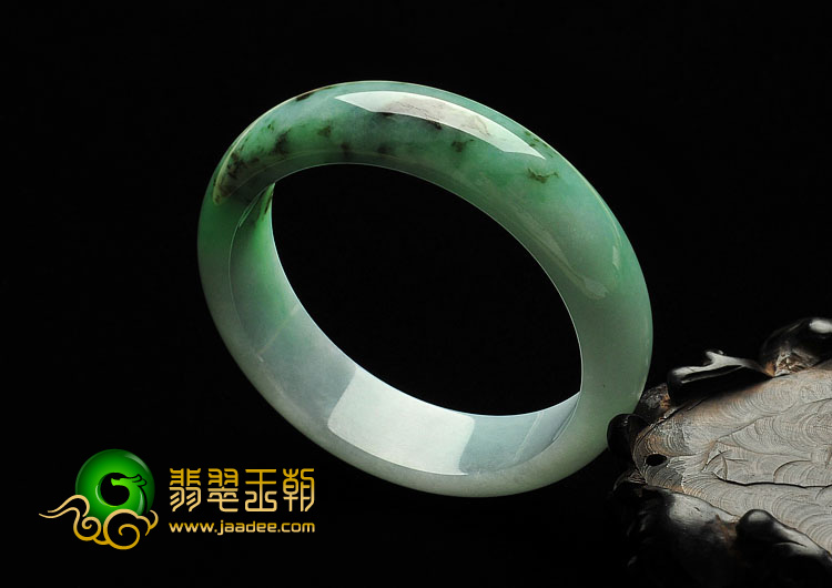 糯冰种淡翠色缅甸翡翠A货手镯（54.1mm）