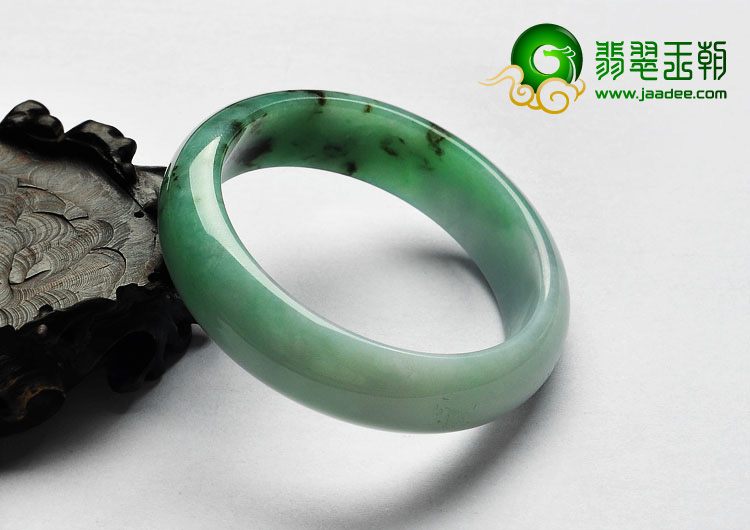 糯冰种淡翠色缅甸翡翠A货手镯（54.1mm）