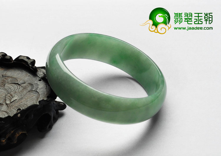 糯冰种飘翠缅甸翡翠A货手镯（57mm）