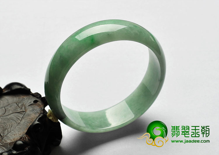 糯冰种飘翠缅甸翡翠A货手镯（57mm）