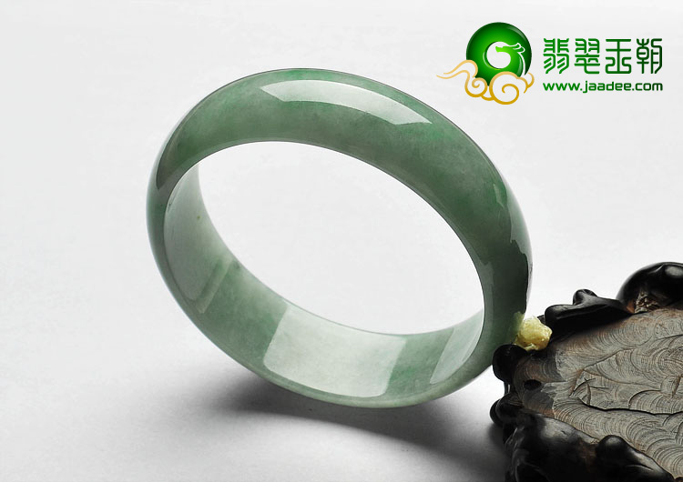糯冰种飘翠缅甸翡翠A货手镯（57mm）