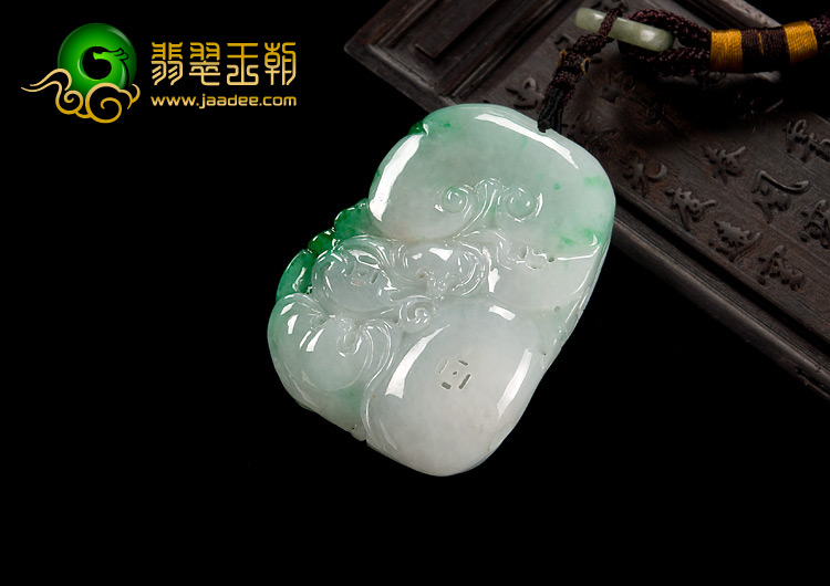 糯冰种翠色缅甸翡翠A货今非昔比挂件