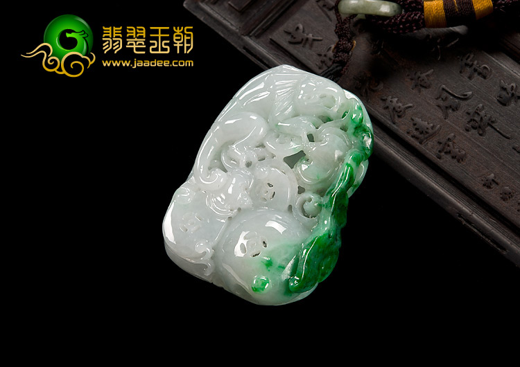 糯冰种翠色缅甸翡翠A货今非昔比挂件