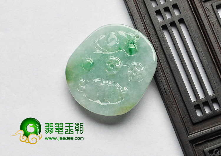 糯冰种飘翠缅甸翡翠A货玉兔挂件