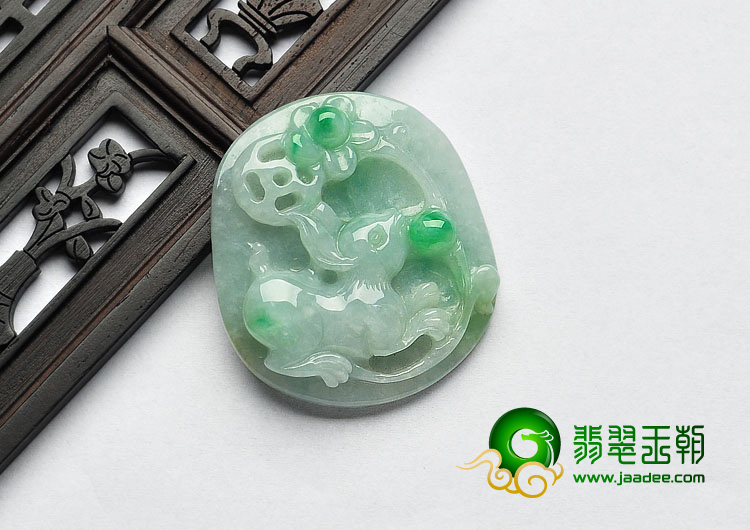 糯冰种飘翠缅甸翡翠A货玉兔挂件