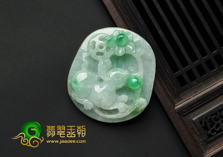 糯冰种飘翠缅甸翡翠A货玉兔挂件