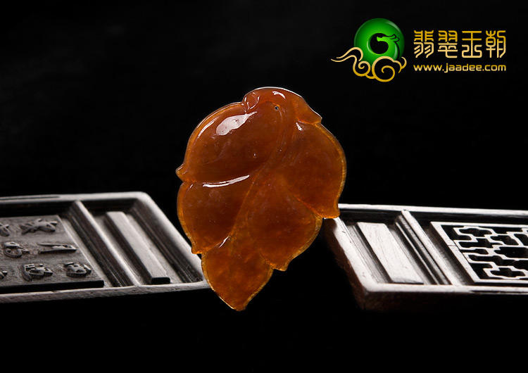 糯冰种褐红翡缅甸翡翠A货叶子挂件