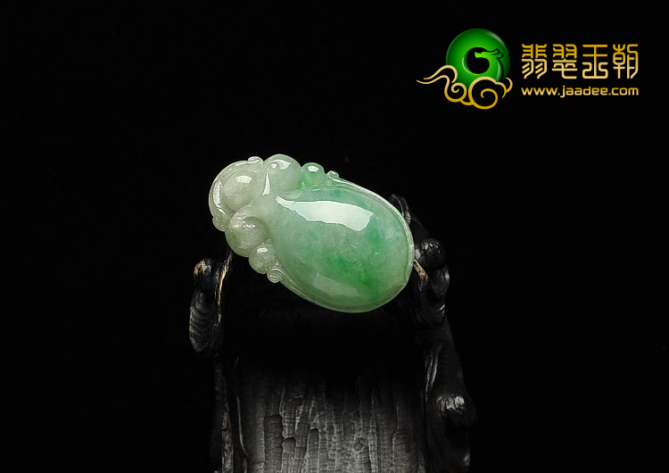 糯冰种飘翠缅甸翡翠A货花瓶挂件