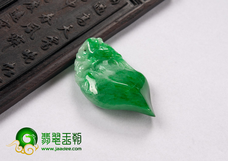 糯冰种阳绿缅甸翡翠A货寿桃挂件