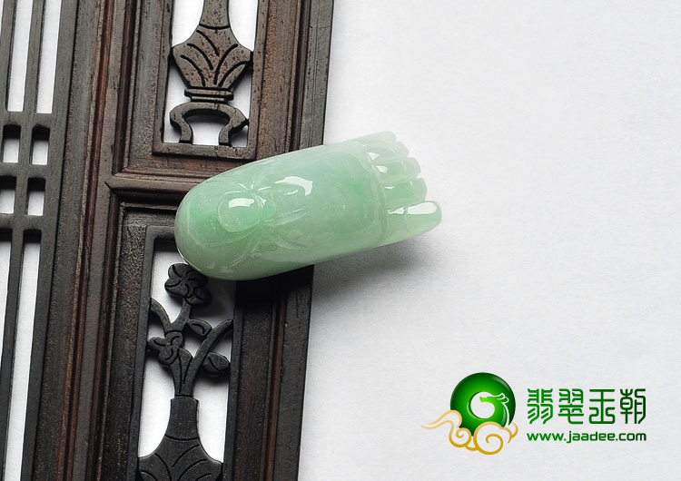 糯冰种晴水缅甸翡翠A货知足常乐挂件