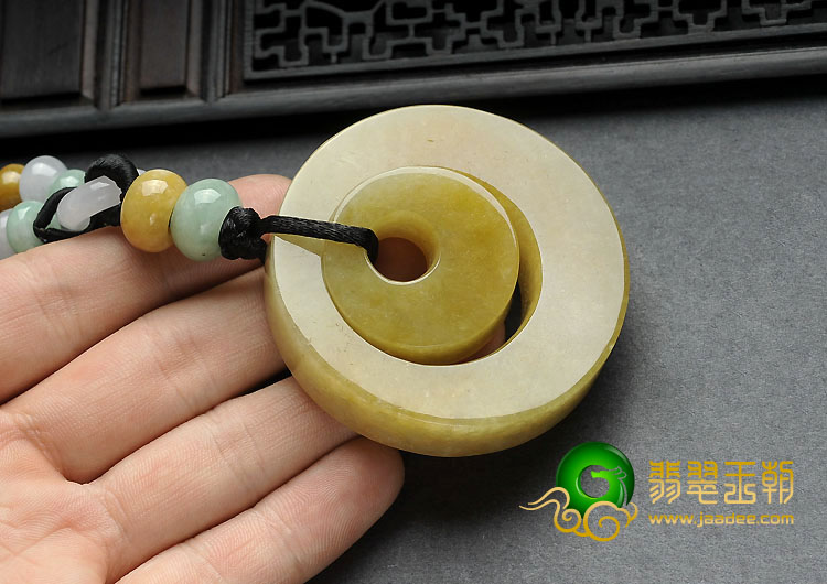 糯冰种黄翡缅甸翡翠A货时来运转挂件