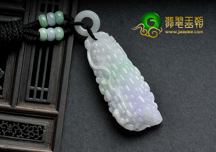 糯冰种春带彩缅甸翡翠A货苦尽甘来挂件