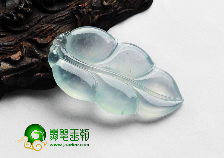 冰玻种淡晴水略飘花缅甸翡翠A货叶子挂件