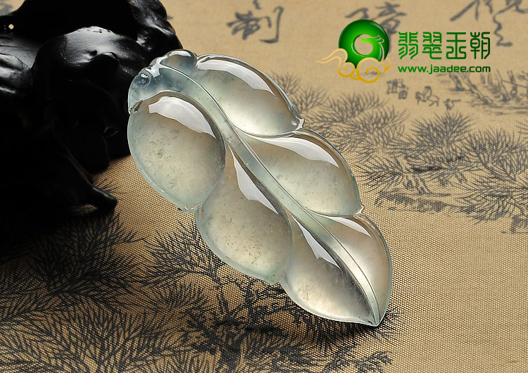 冰玻种淡晴水略飘花缅甸翡翠A货叶子挂件