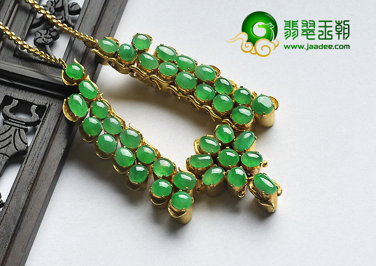 冰种阳绿缅甸翡翠A货项链面