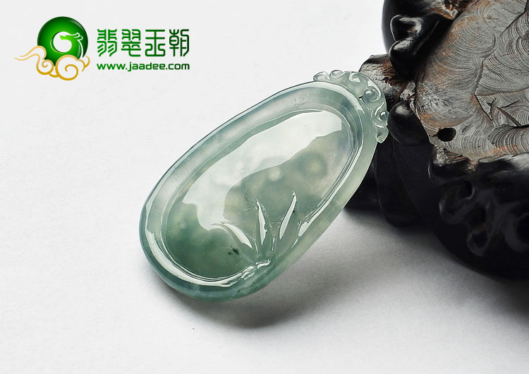 冰种晴水缅甸翡翠A货龙牌挂件