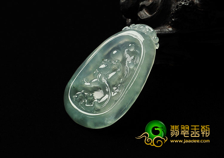 冰种晴水缅甸翡翠A货龙牌挂件