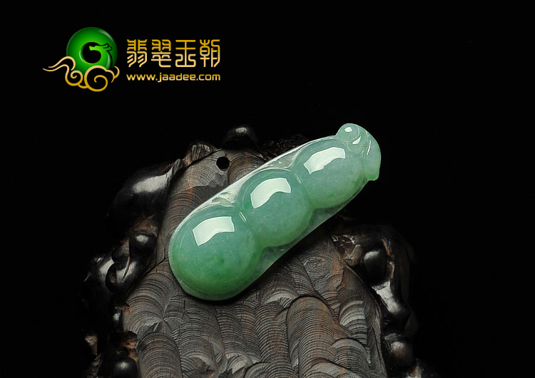 feicui糯冰种豆色缅甸翡翠A货四季豆挂件