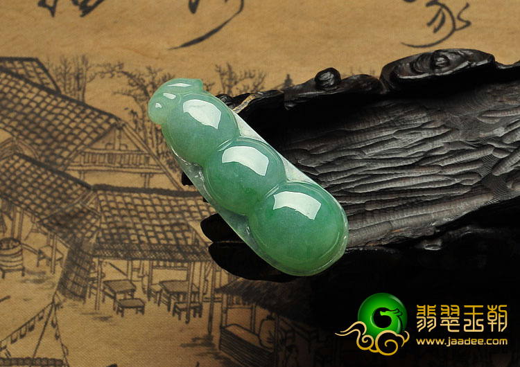 feicui糯冰种豆色缅甸翡翠A货四季豆挂件